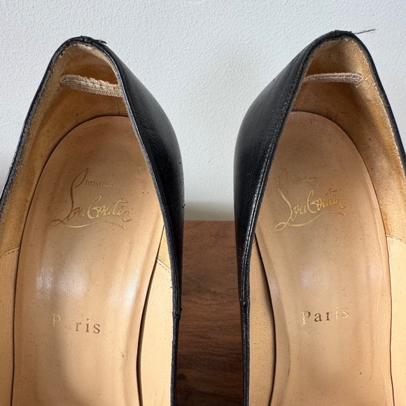 Christian Louboutin - Picture 3 of 9